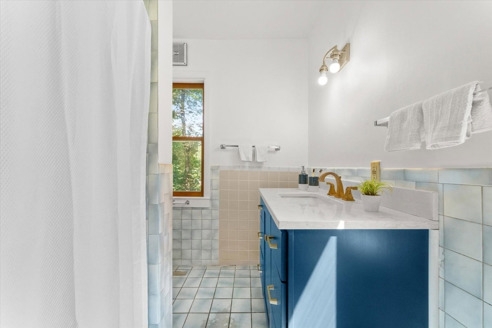 229 Bent St Franklin — Photo 15 of 38