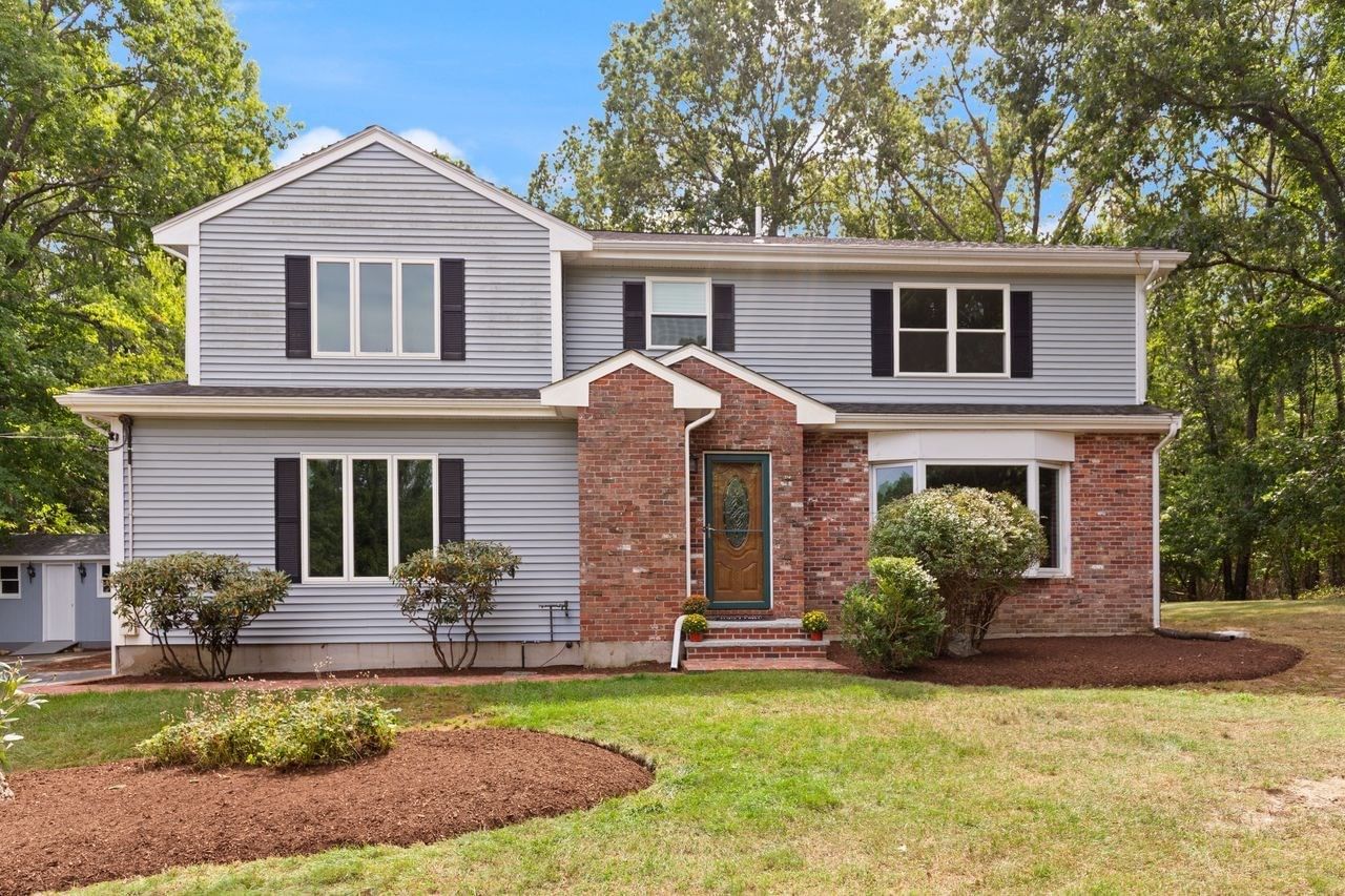 Property at 14 Fox Hollow Ln, Sharon, MA 02067