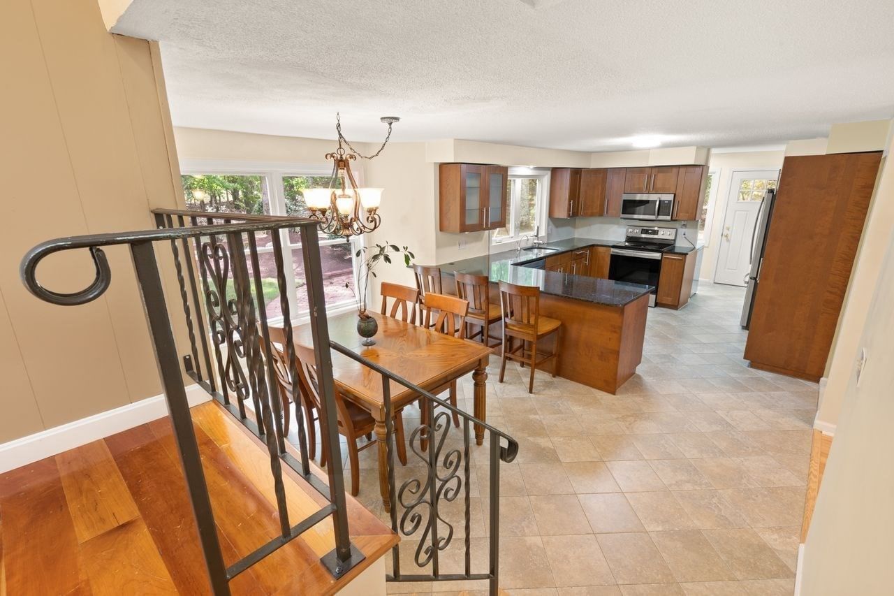 14 Fox Hollow Ln Sharon — Photo 13 of 41
