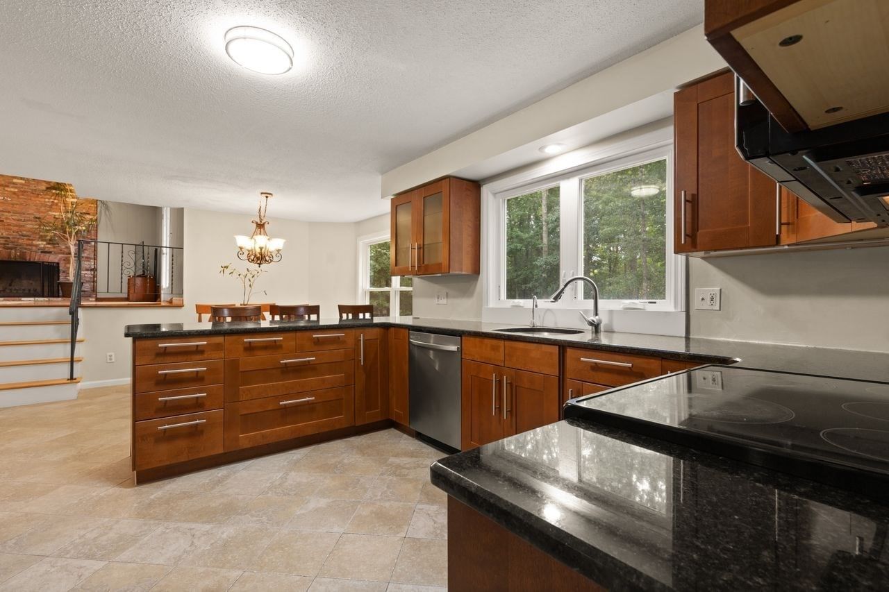 14 Fox Hollow Ln Sharon — Photo 15 of 41
