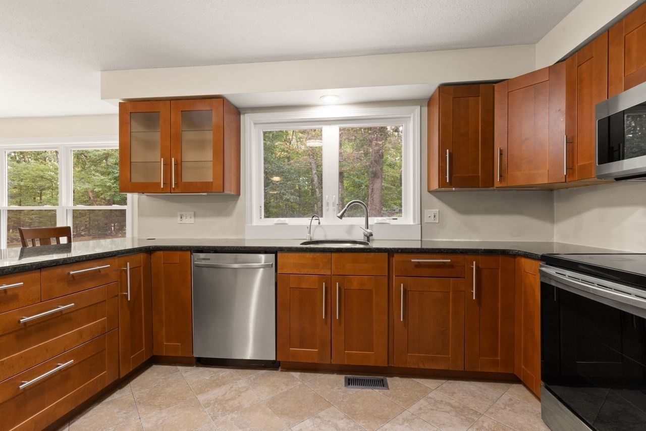 14 Fox Hollow Ln Sharon — Photo 16 of 41