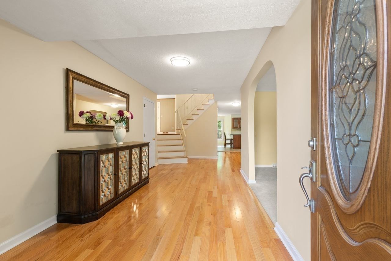 14 Fox Hollow Ln Sharon — Photo 3 of 41