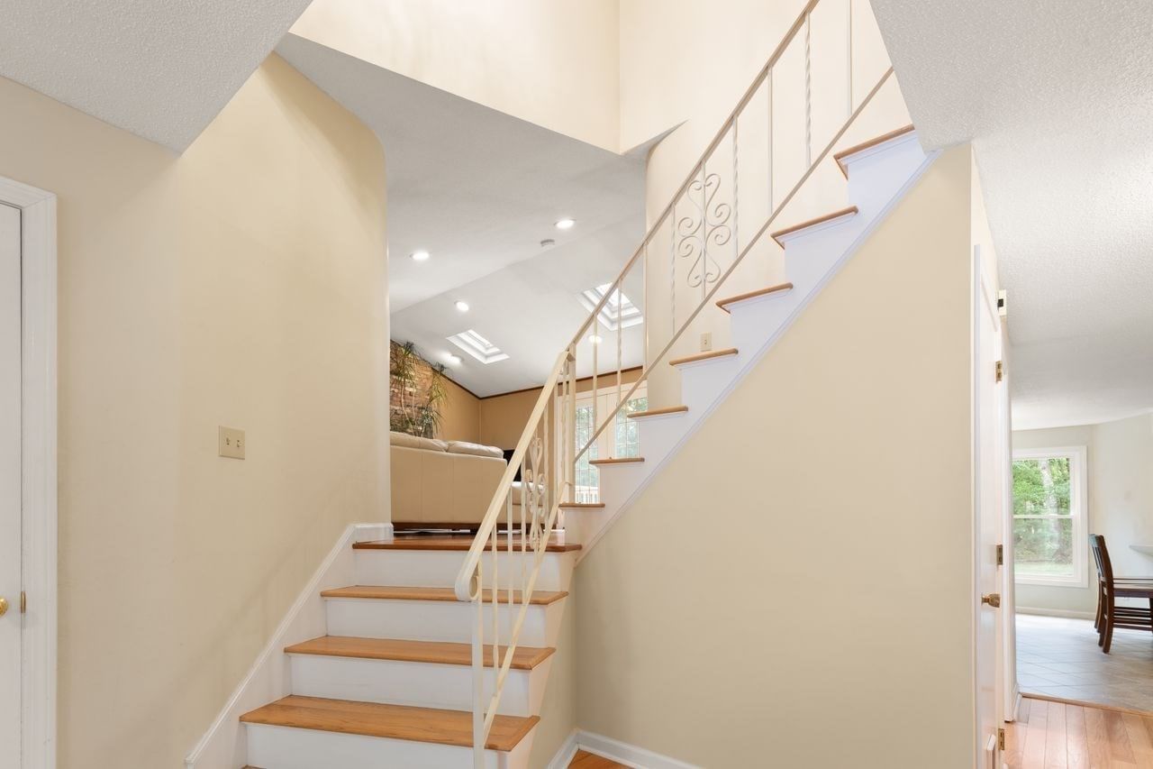 14 Fox Hollow Ln Sharon — Photo 5 of 41