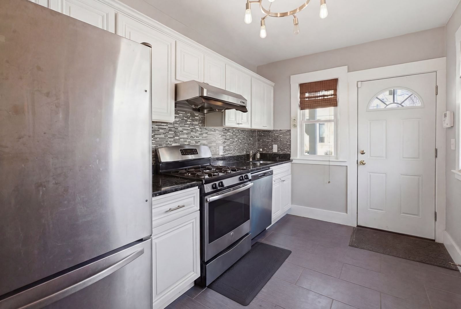 22 E Emerson St Melrose — Photo 5 of 30