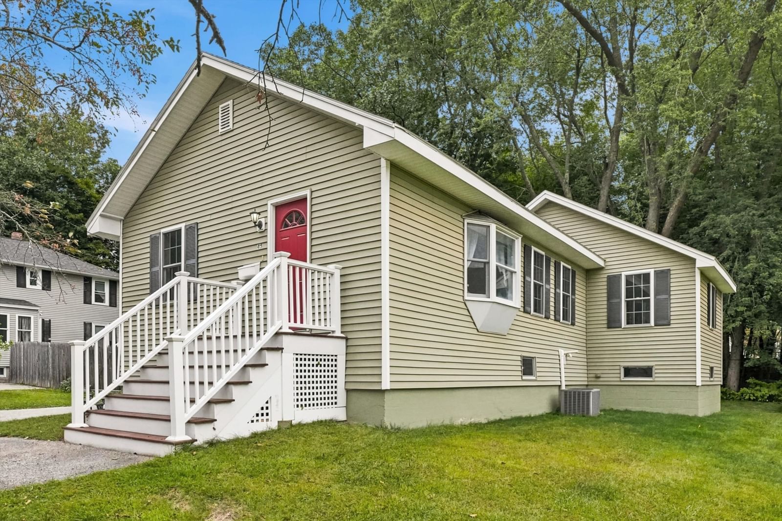 45 Brookline Ave Haverhill — Photo 2 of 37