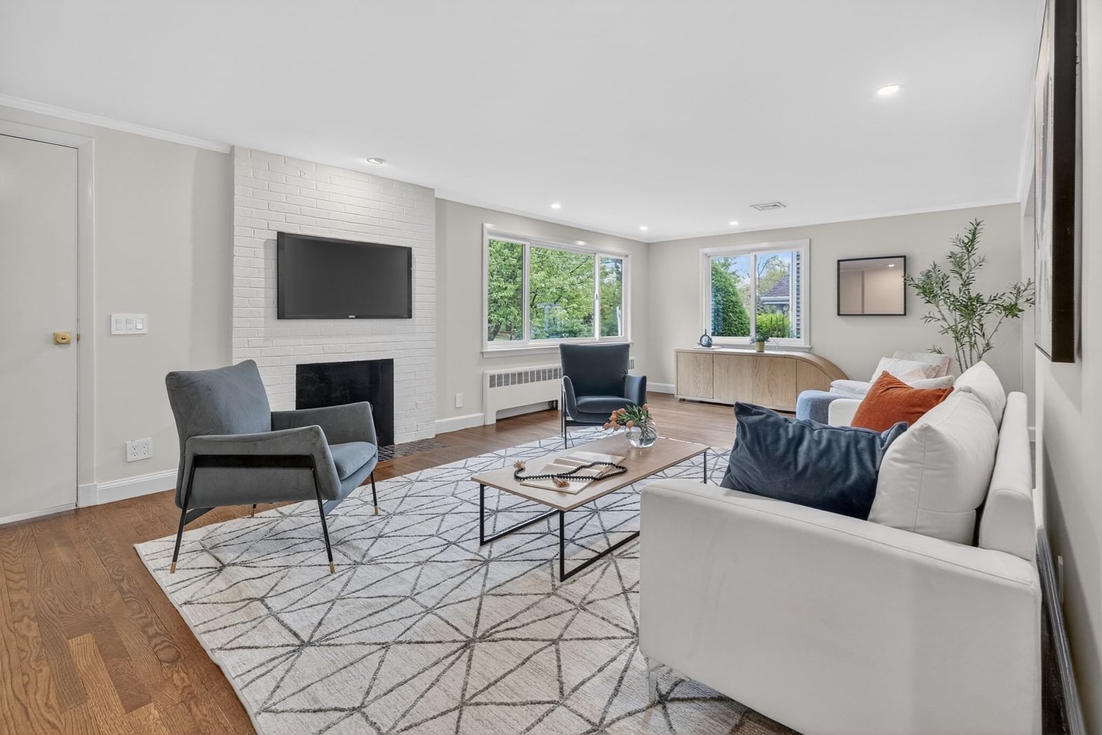 91 Grove Brookline — Photo 4 of 18