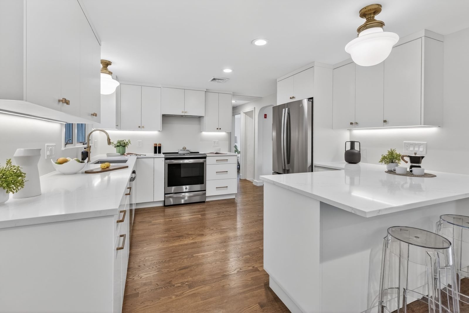 91 Grove Brookline — Photo 5 of 18
