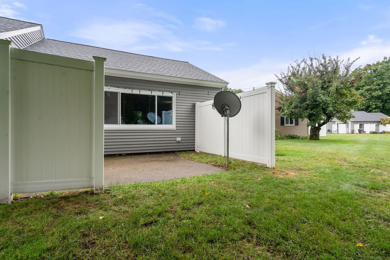 54 Horseshoe Dr #54 Chicopee — Photo 30 of 32