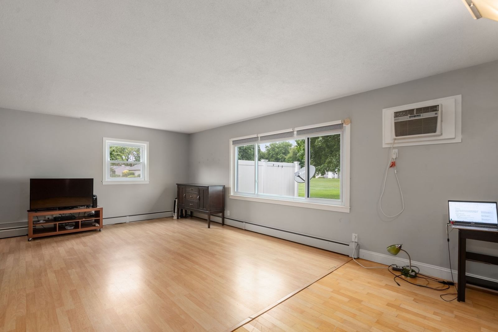 54 Horseshoe Dr #54 Chicopee — Photo 6 of 32