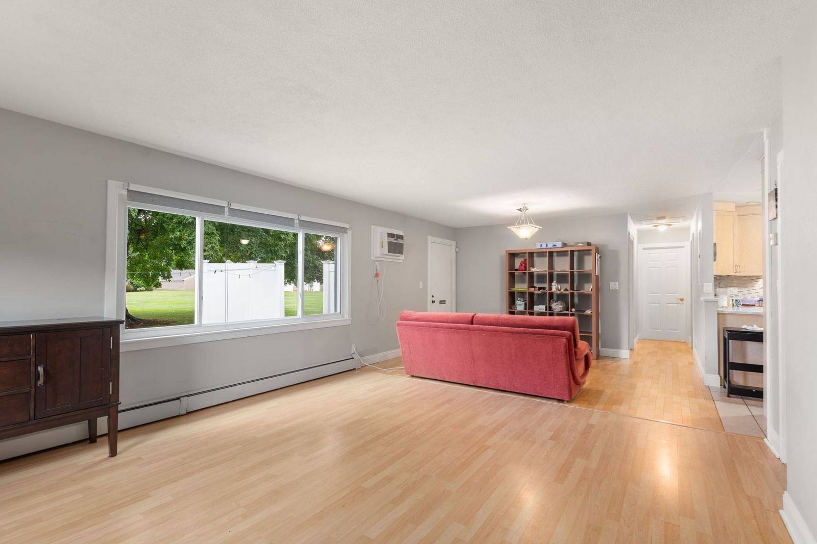 54 Horseshoe Dr #54 Chicopee — Photo 9 of 32