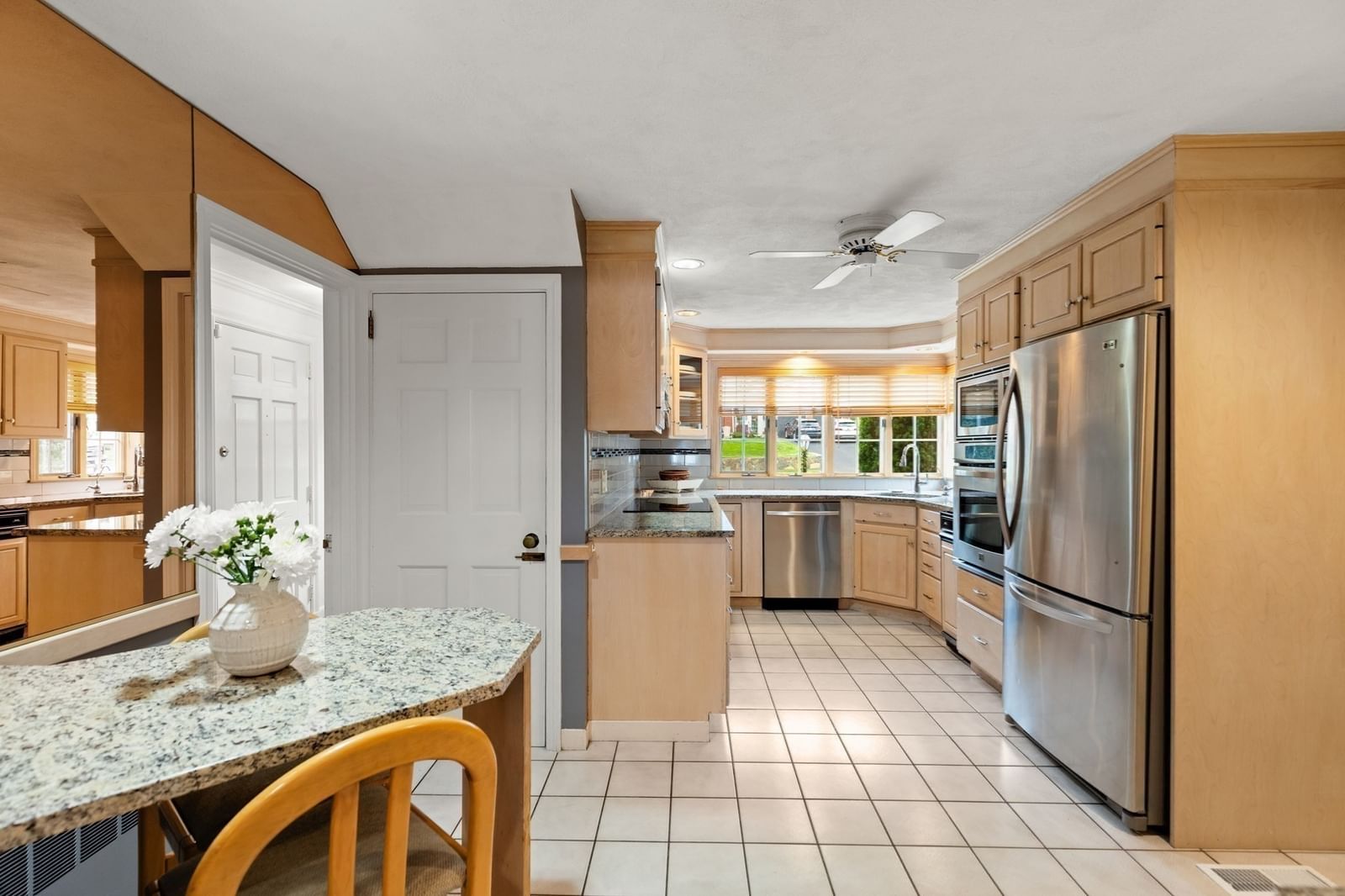 48 Locksley Rd Lynnfield — Photo 12 of 34