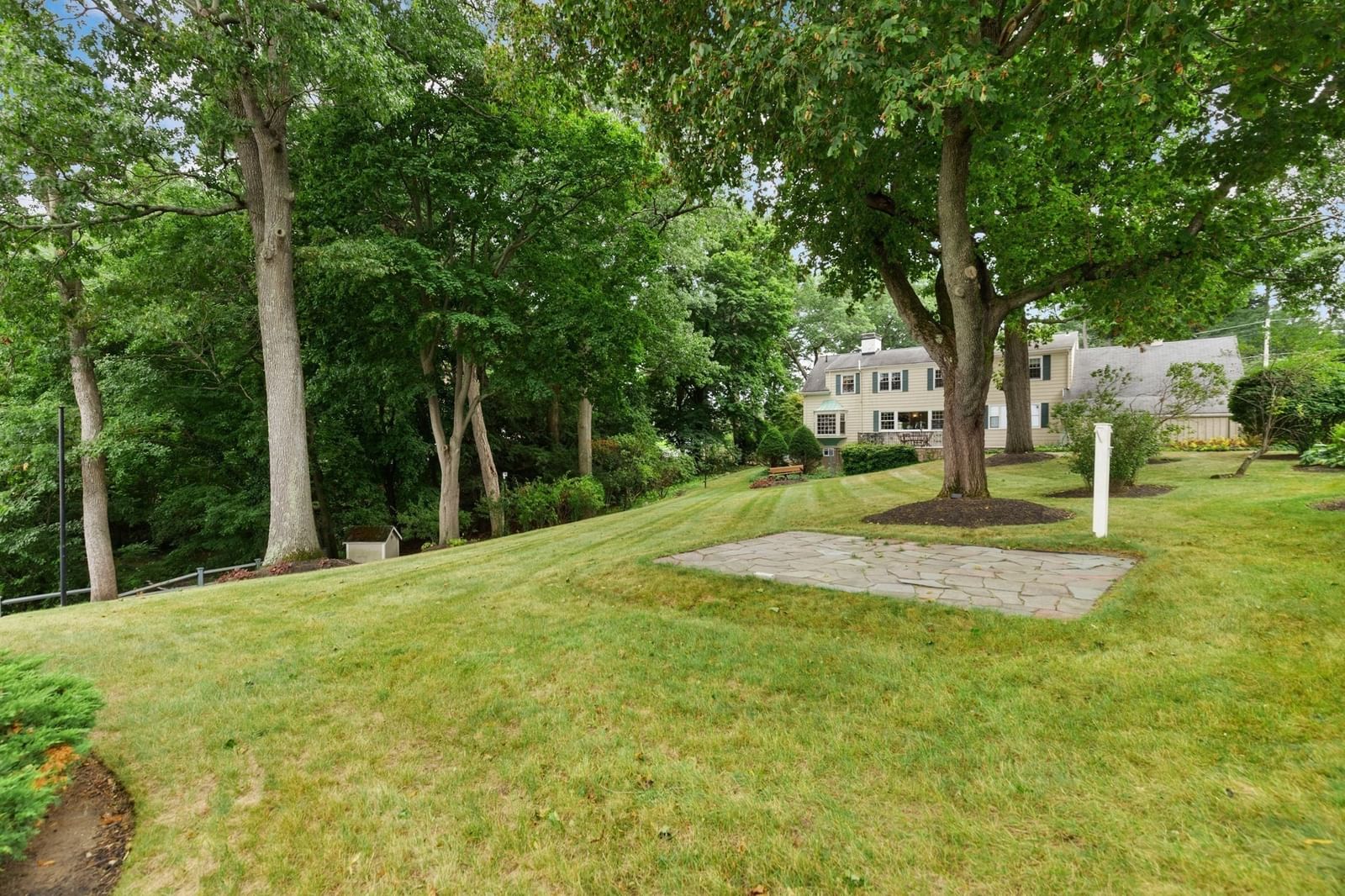 48 Locksley Rd Lynnfield — Photo 28 of 34