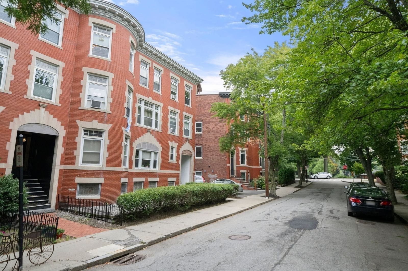 3 Strathmore Rd Brookline — Photo 3 of 23