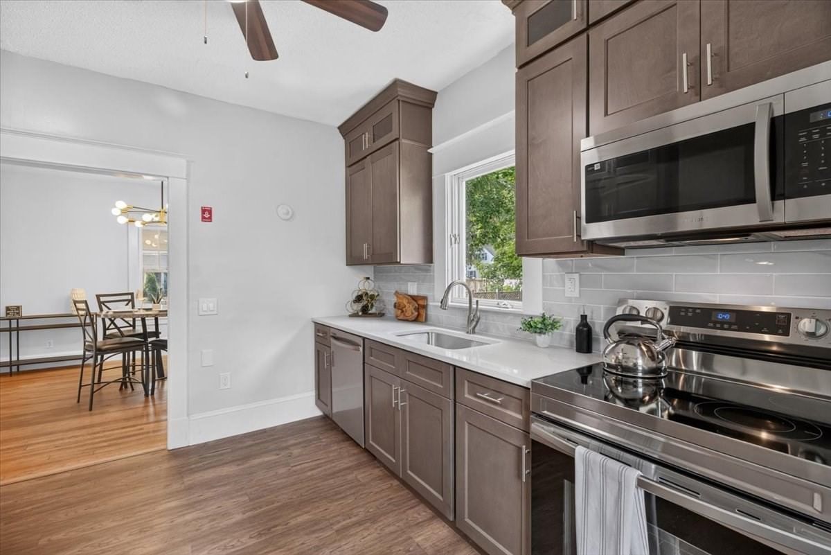 2306 Wilbraham Rd Springfield — Photo 13 of 42