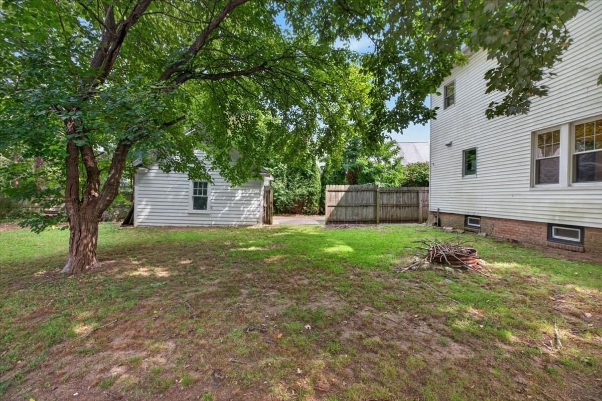 2306 Wilbraham Rd Springfield — Photo 33 of 42