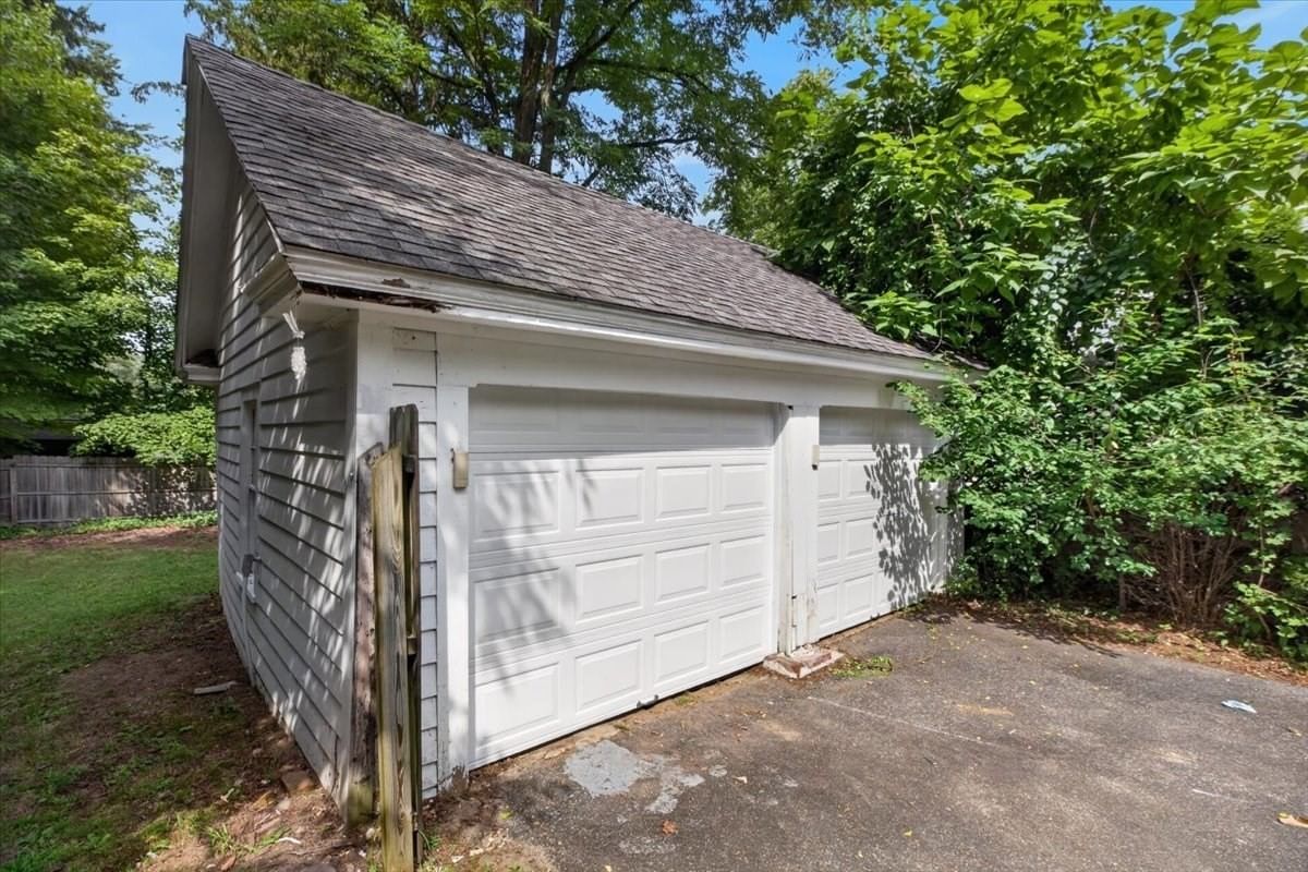 2306 Wilbraham Rd Springfield — Photo 37 of 42