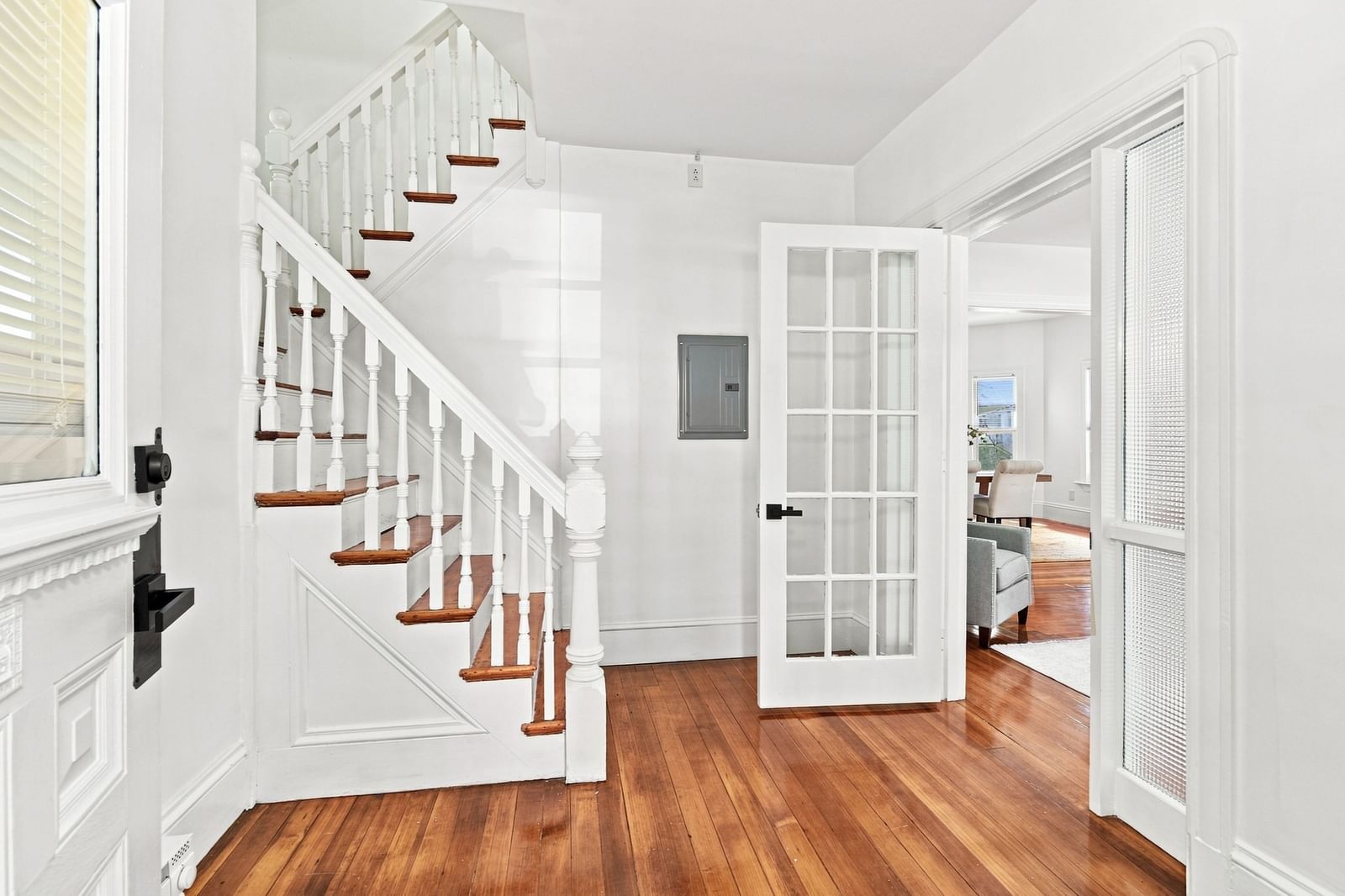 615 Salem St Malden — Photo 3 of 39