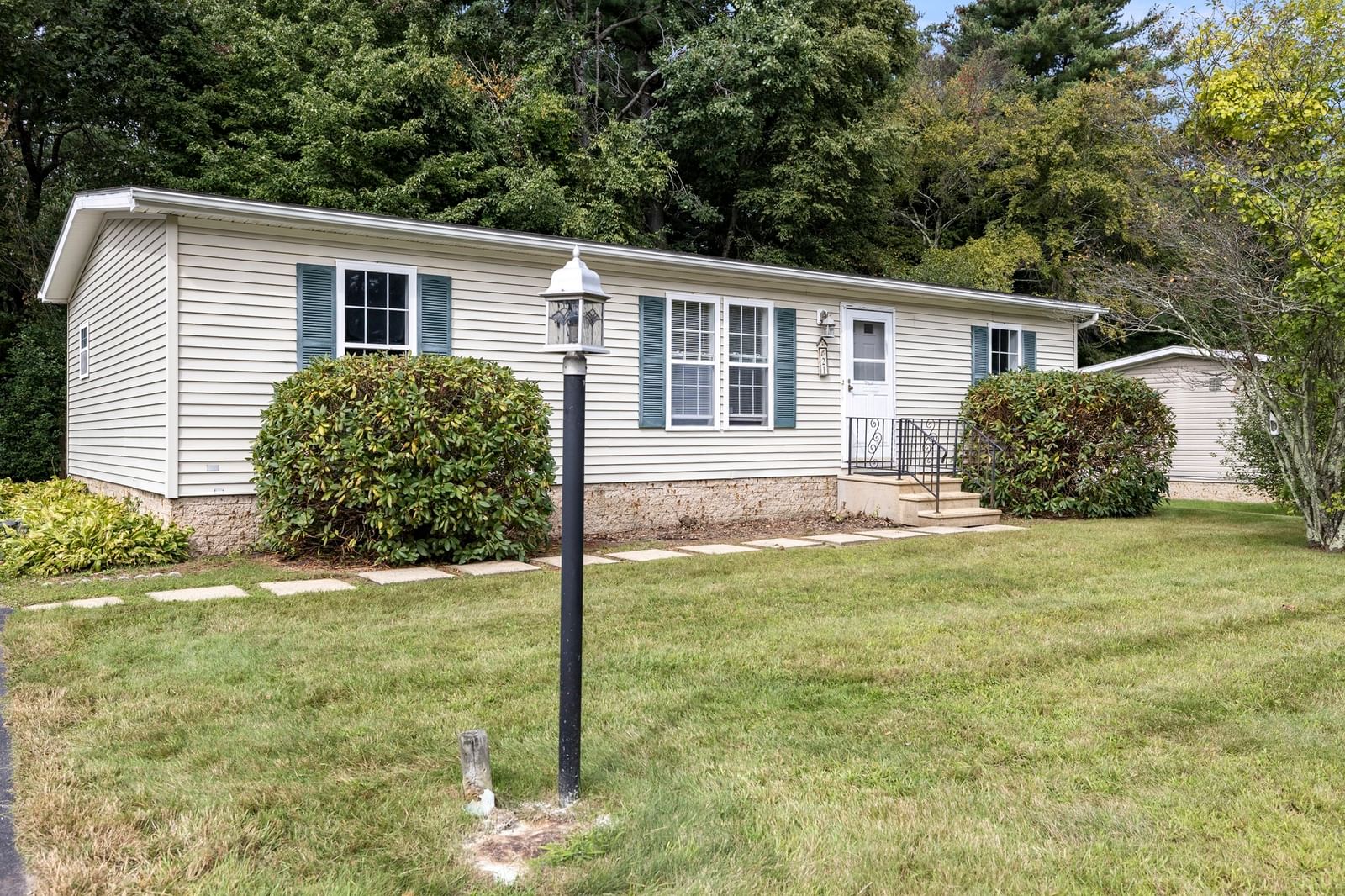 Property at 21 Fox Run, Brookfield, MA 01506