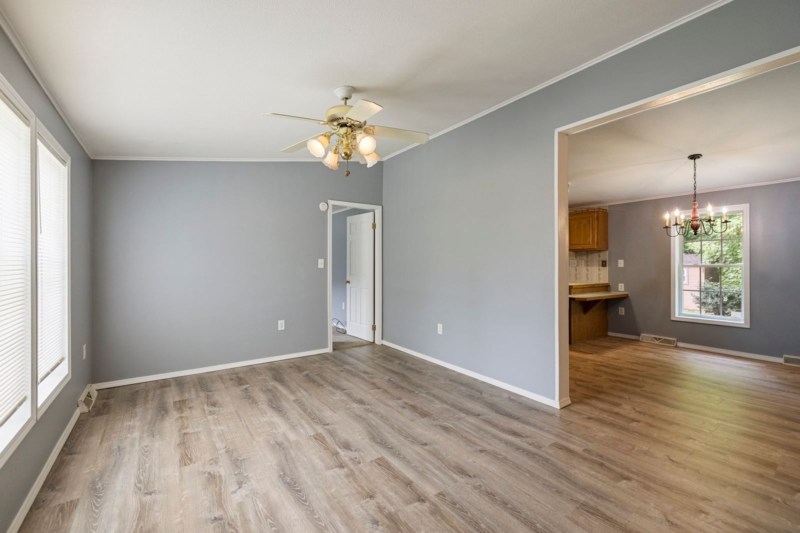 21 Fox Run Brookfield — Photo 10 of 29