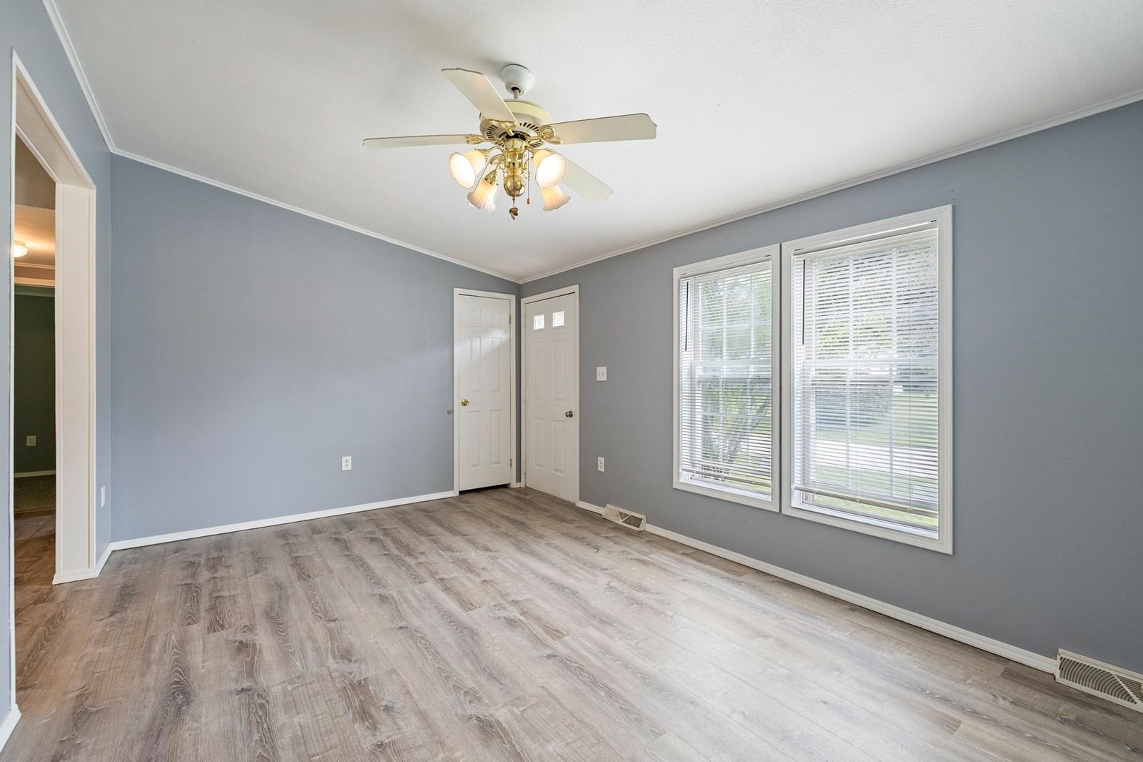 21 Fox Run Brookfield — Photo 11 of 29