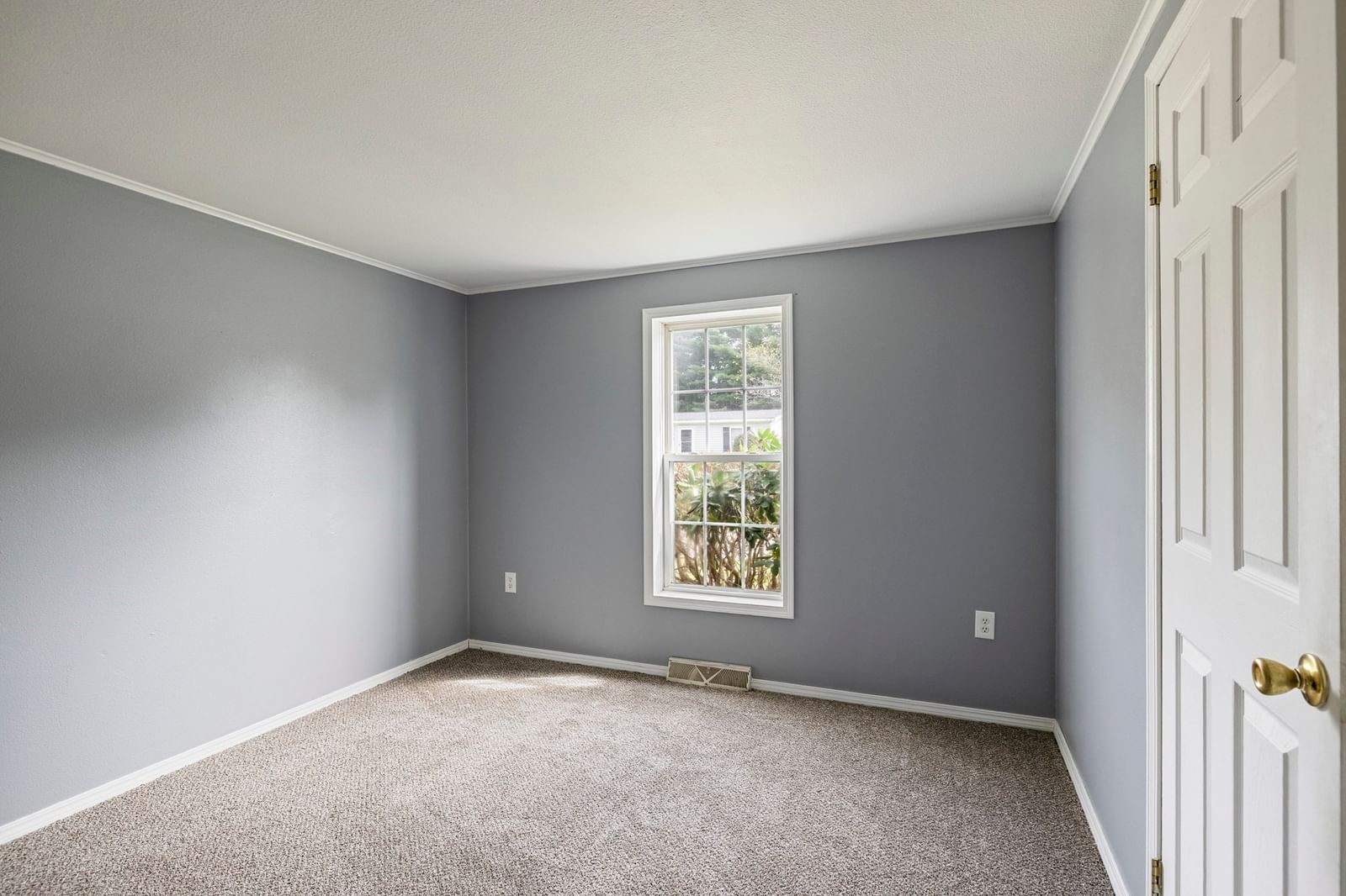21 Fox Run Brookfield — Photo 15 of 29
