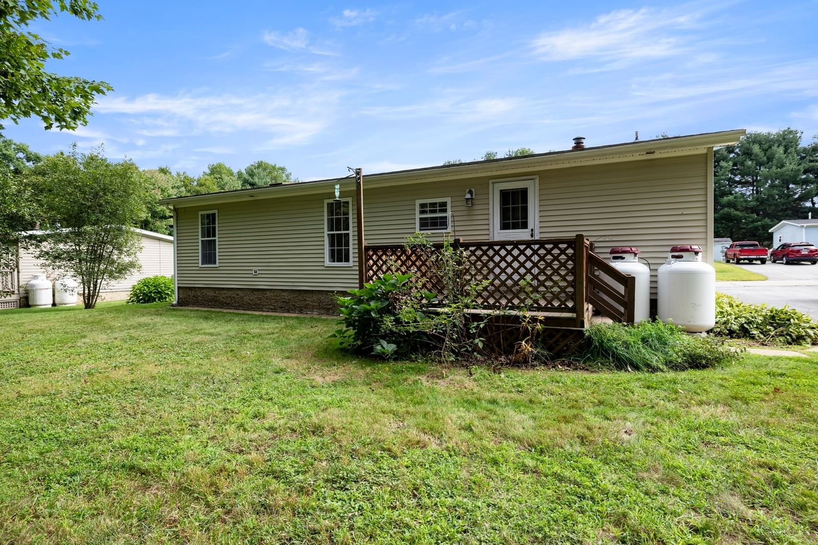 21 Fox Run Brookfield — Photo 2 of 29