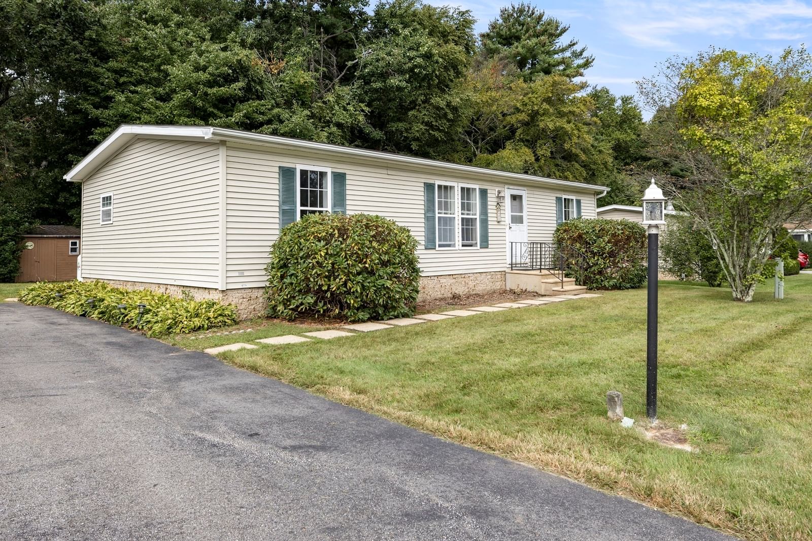 21 Fox Run Brookfield — Photo 22 of 29