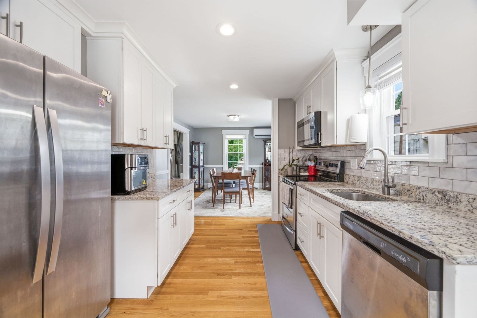 606 Lincoln Ave Saugus — Photo 15 of 42