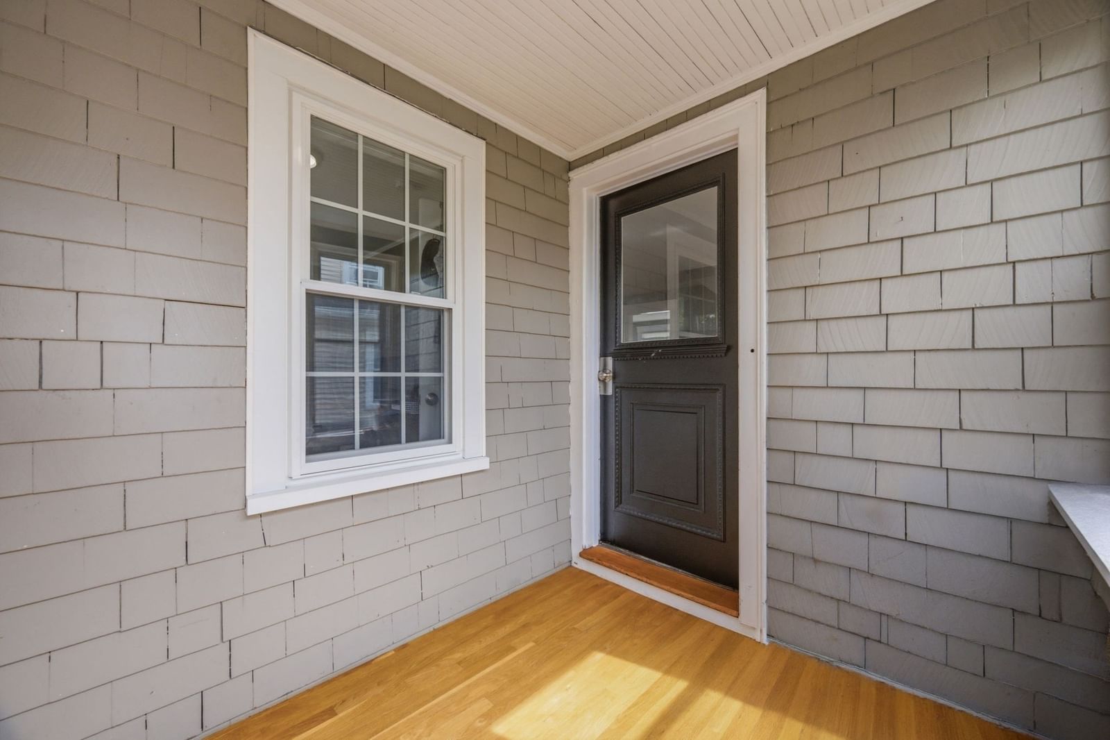 606 Lincoln Ave Saugus — Photo 3 of 42