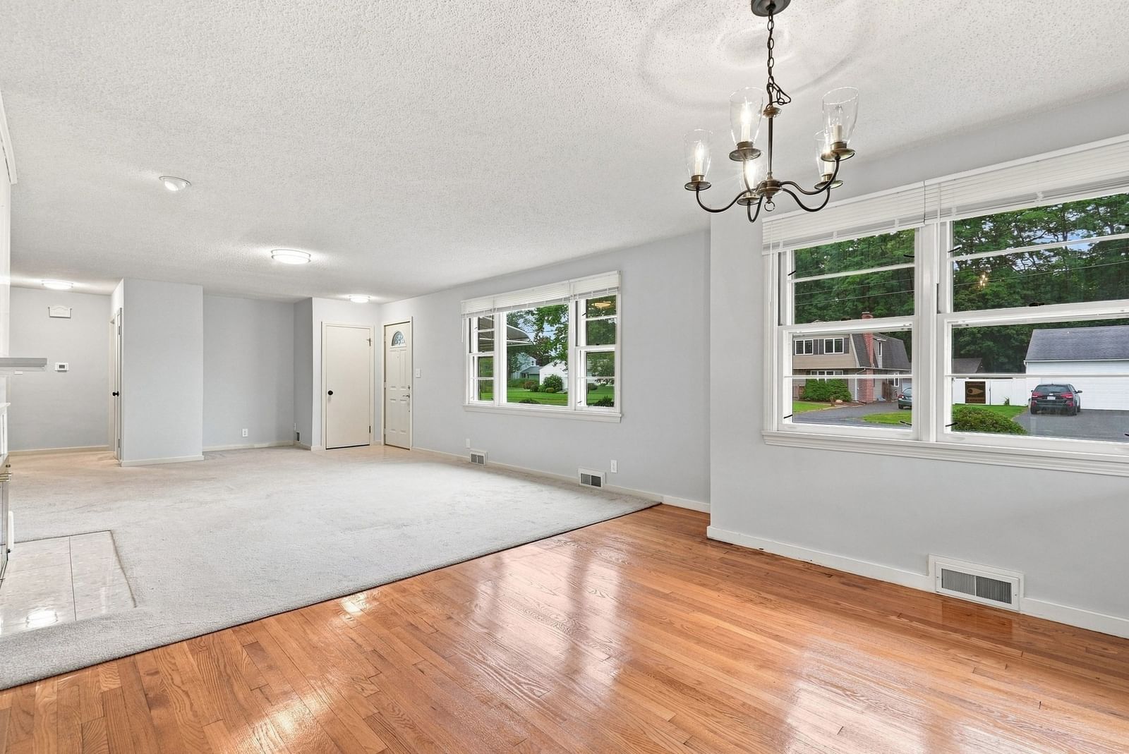 13 Parker St Agawam — Photo 11 of 35