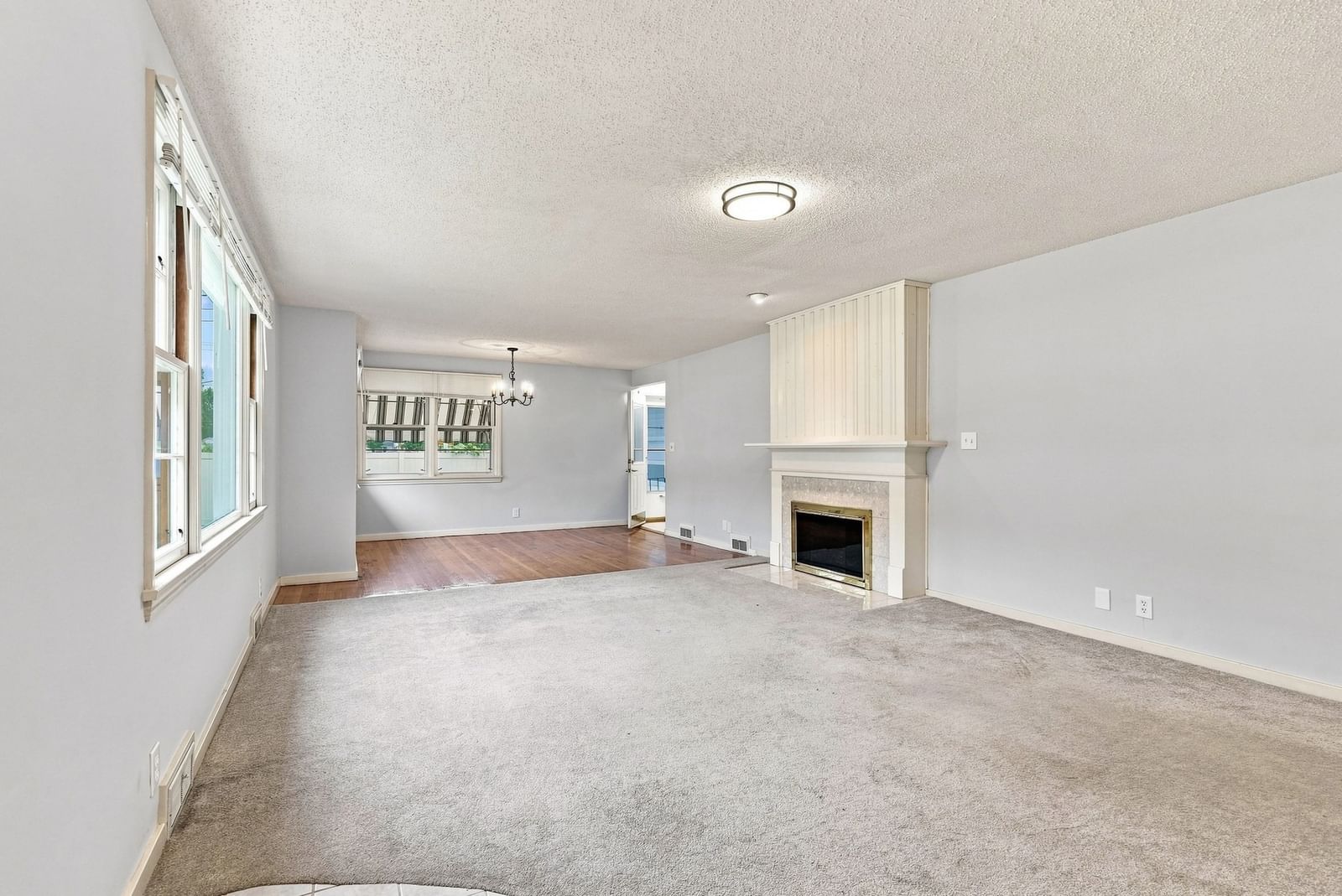 13 Parker St Agawam — Photo 13 of 35