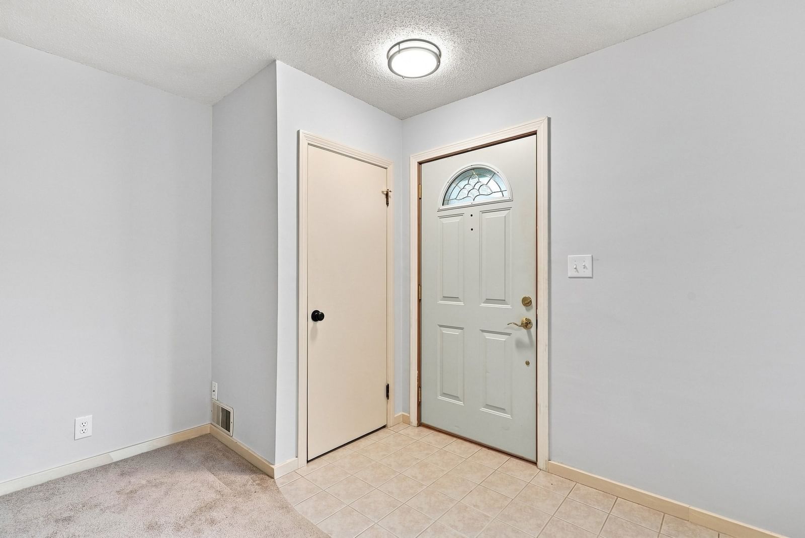 13 Parker St Agawam — Photo 15 of 35
