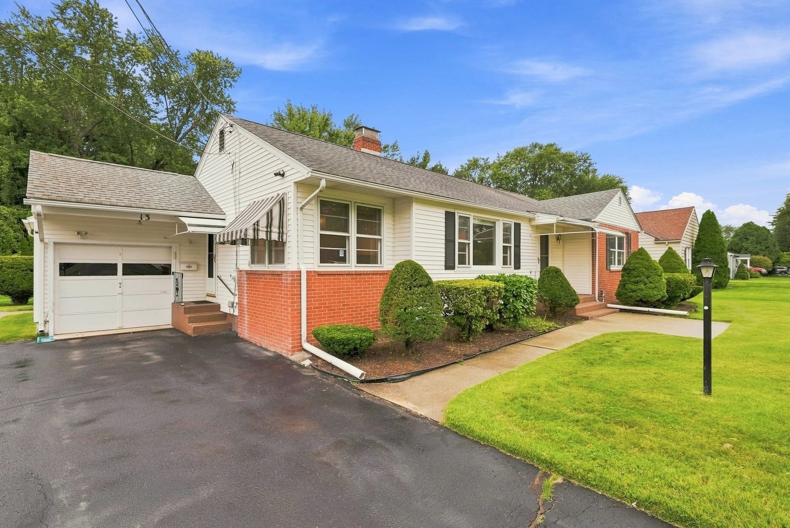 13 Parker St Agawam — Photo 2 of 35