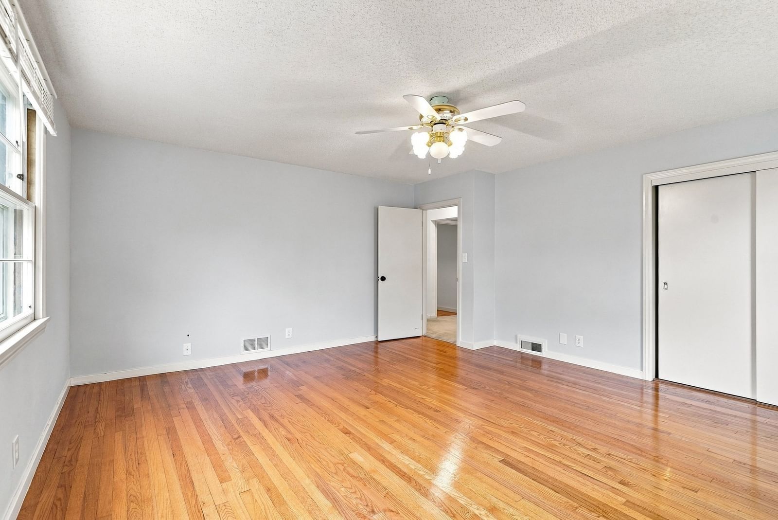 13 Parker St Agawam — Photo 25 of 35