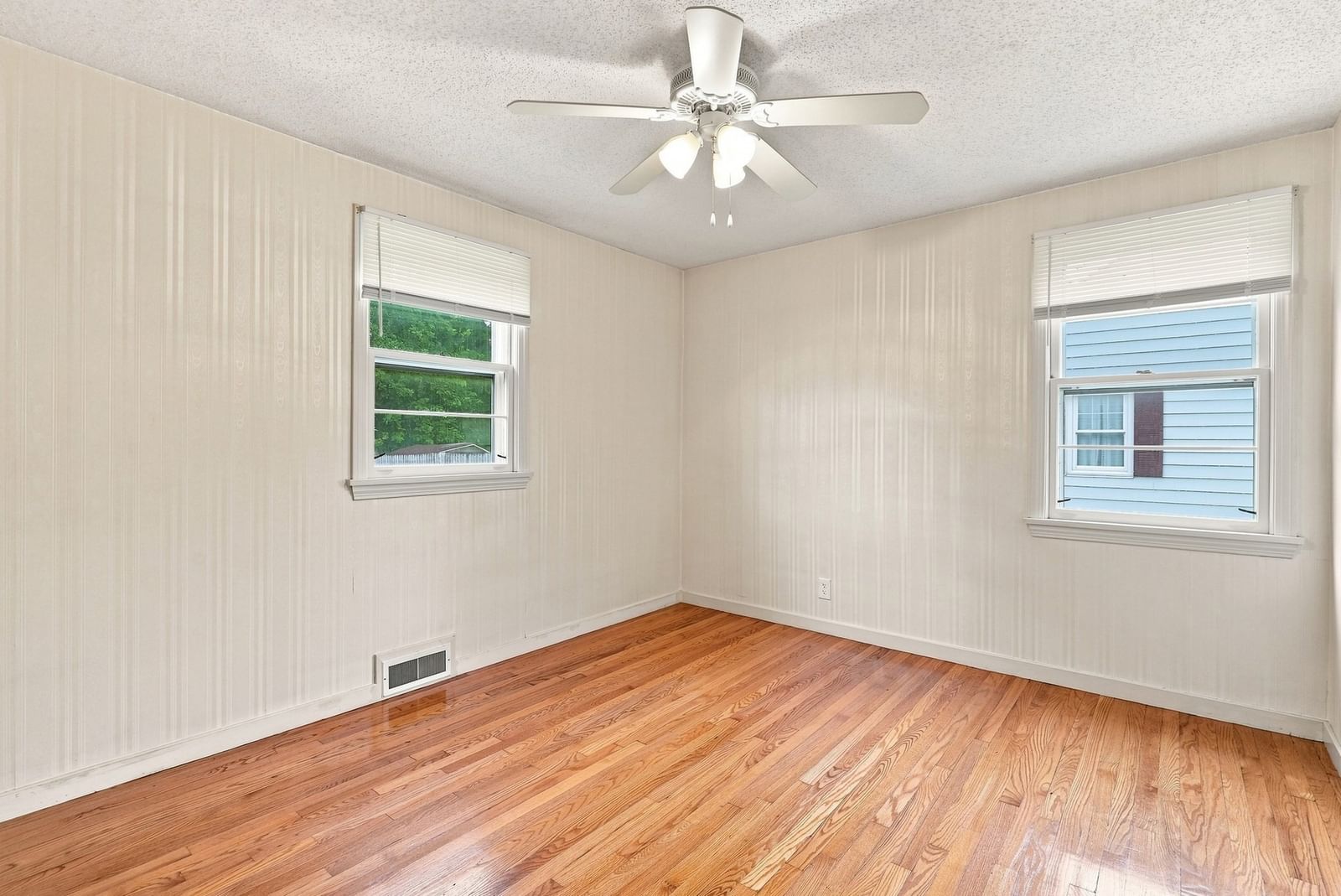 13 Parker St Agawam — Photo 26 of 35