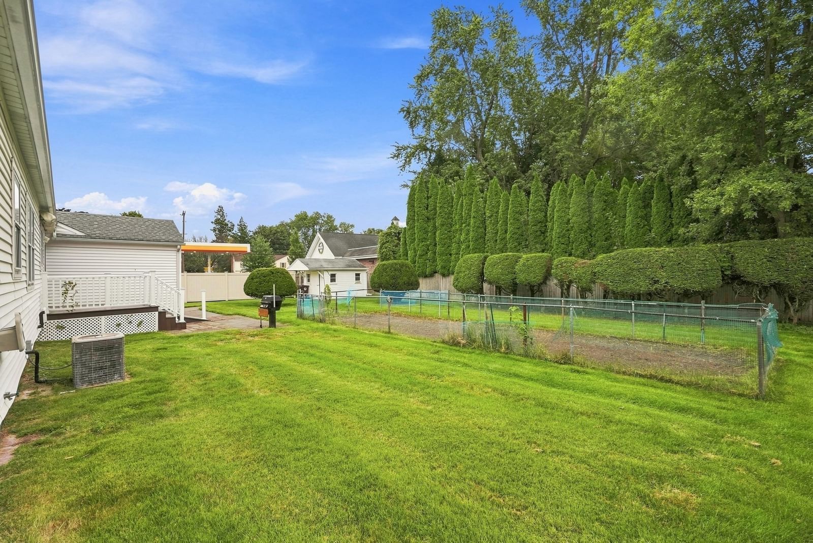 13 Parker St Agawam — Photo 9 of 35