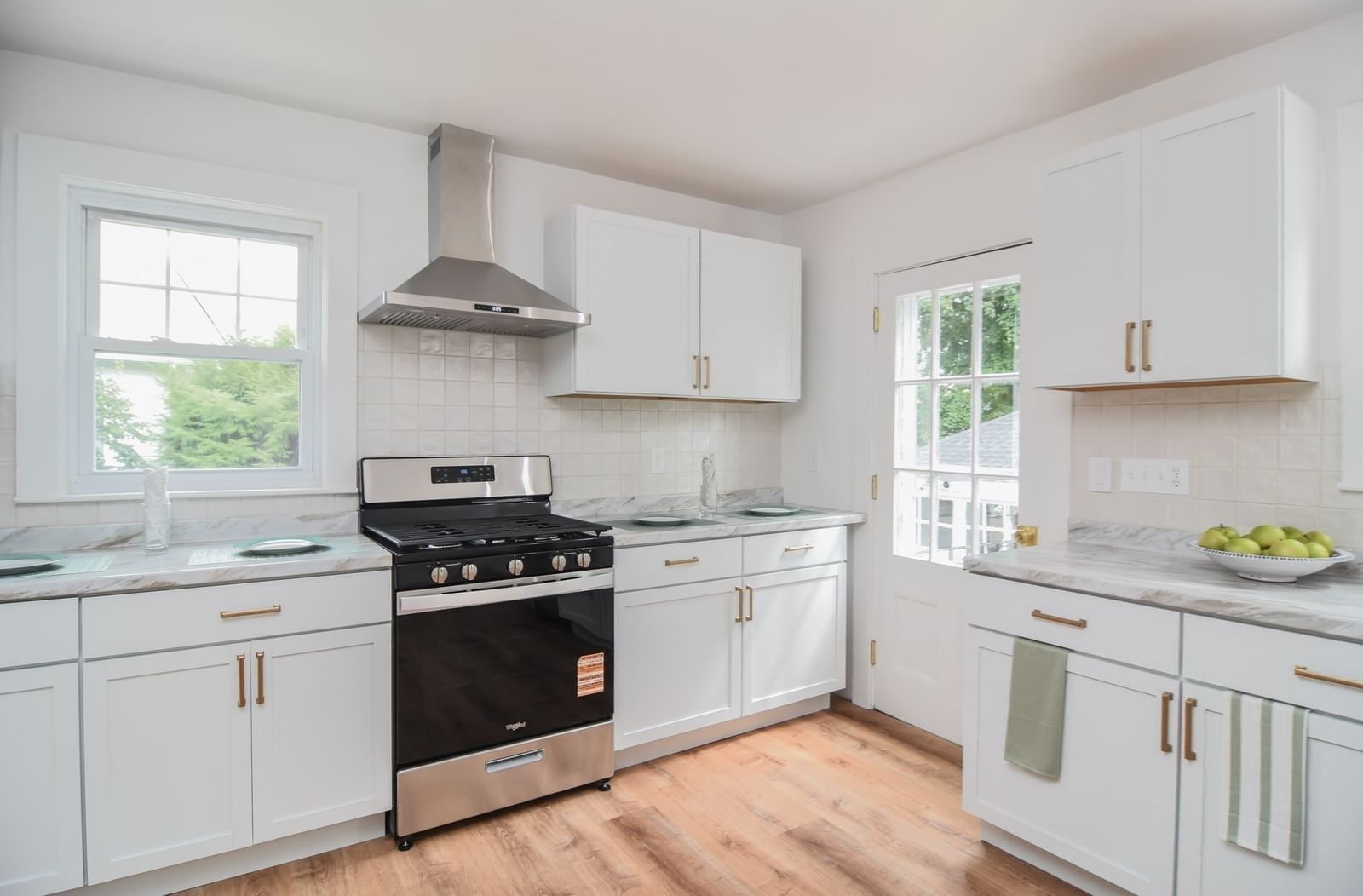 19 Stoneleigh Rd Watertown — Photo 15 of 41