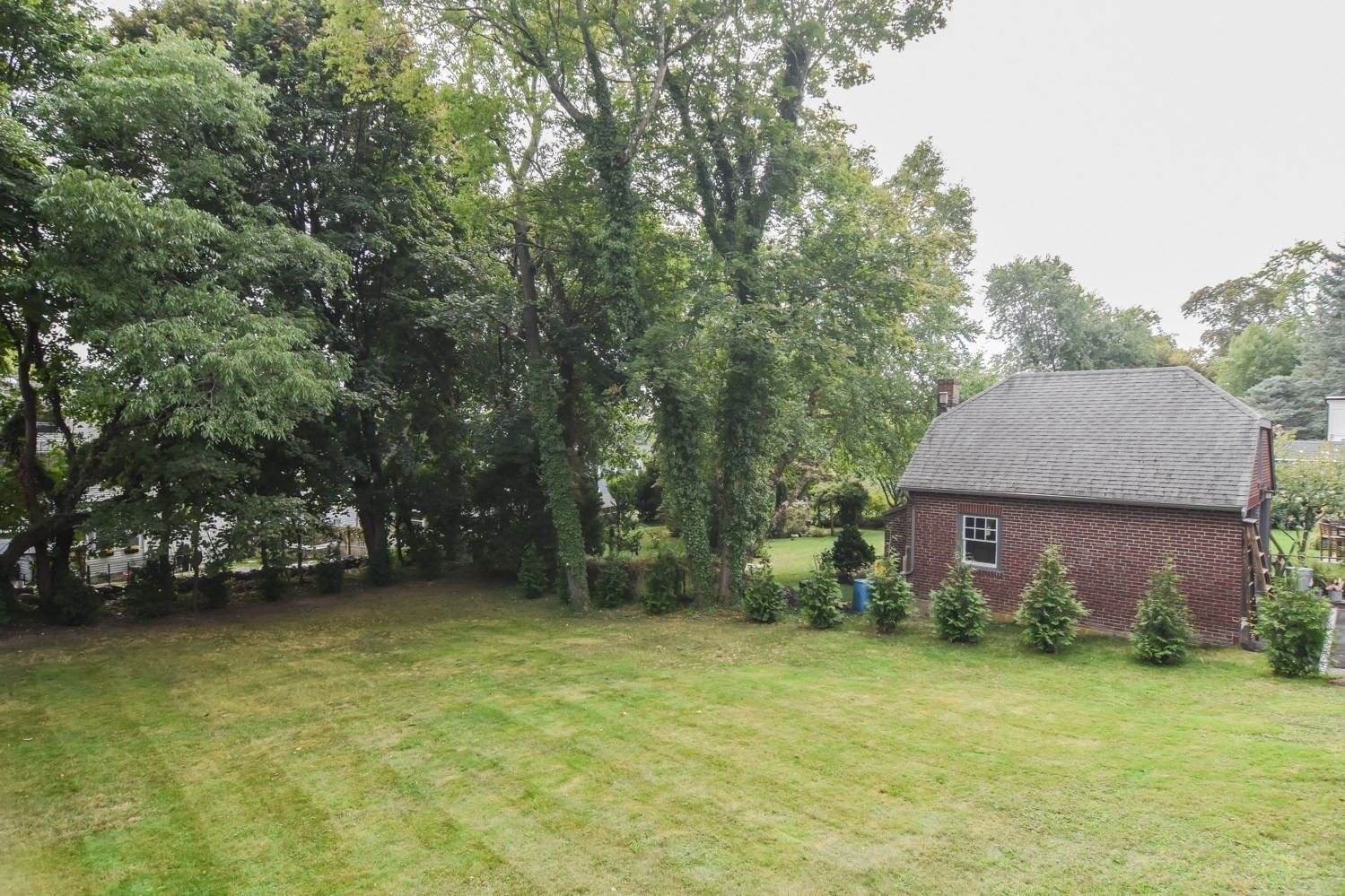 19 Stoneleigh Rd Watertown — Photo 37 of 41