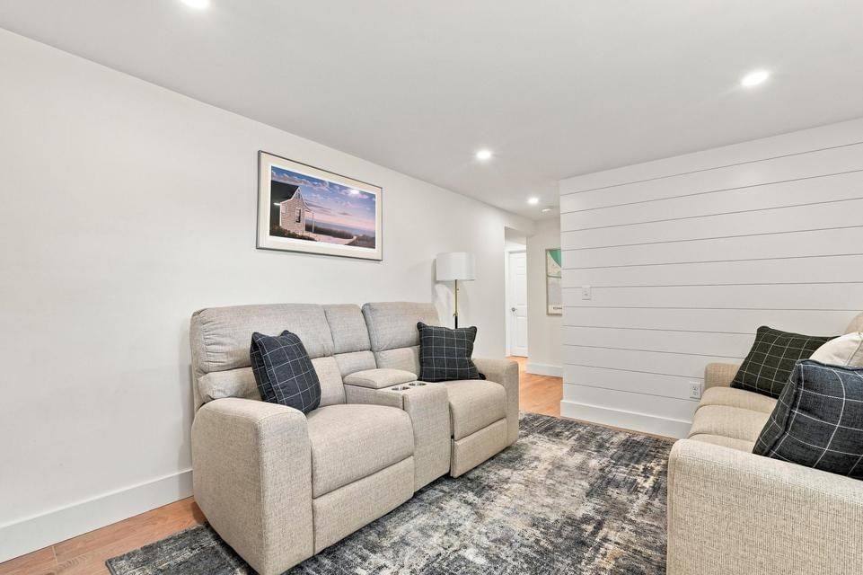 33 Dexter Ave Sandwich — Photo 12 of 42