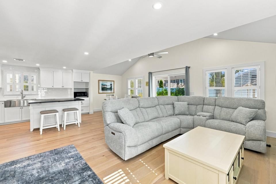 33 Dexter Ave Sandwich — Photo 20 of 42