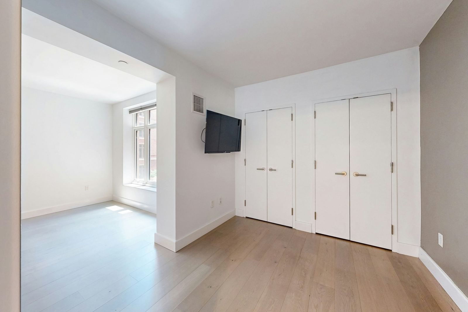 100 Lovejoy Wharf #5Q Boston — Photo 3 of 15