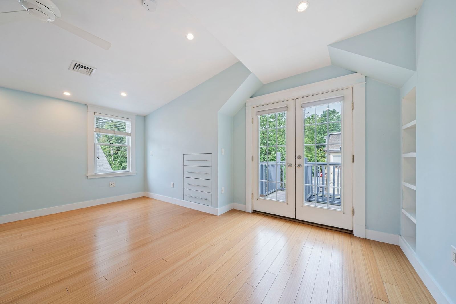 23 Cheverus Rd #3 Boston — Photo 16 of 27