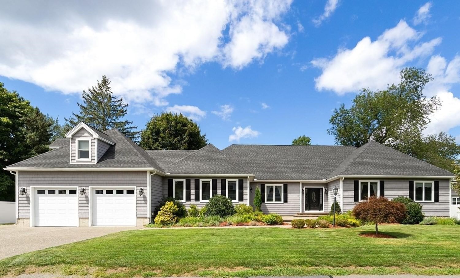Property at 30 Hampden Ave, Burlington, MA 01803