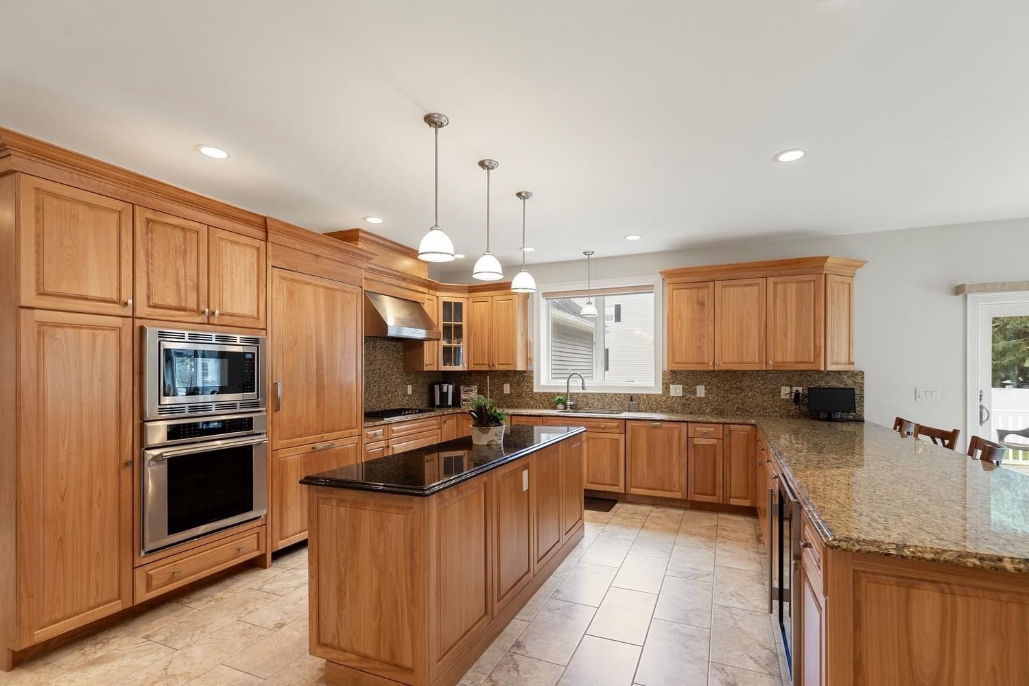 30 Hampden Ave Burlington — Photo 11 of 33
