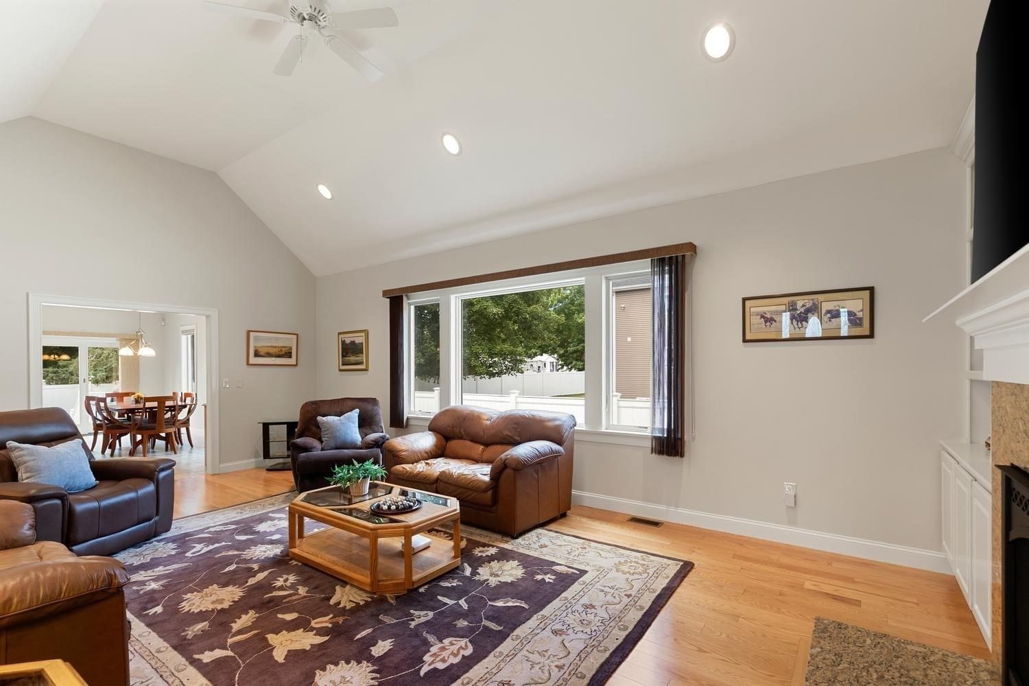 30 Hampden Ave Burlington — Photo 12 of 33