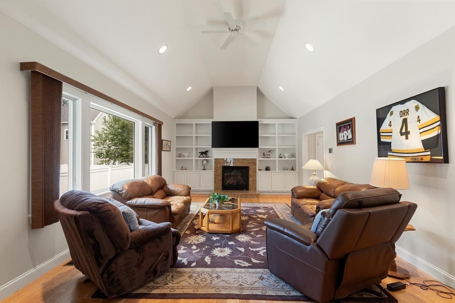 30 Hampden Ave Burlington — Photo 13 of 33