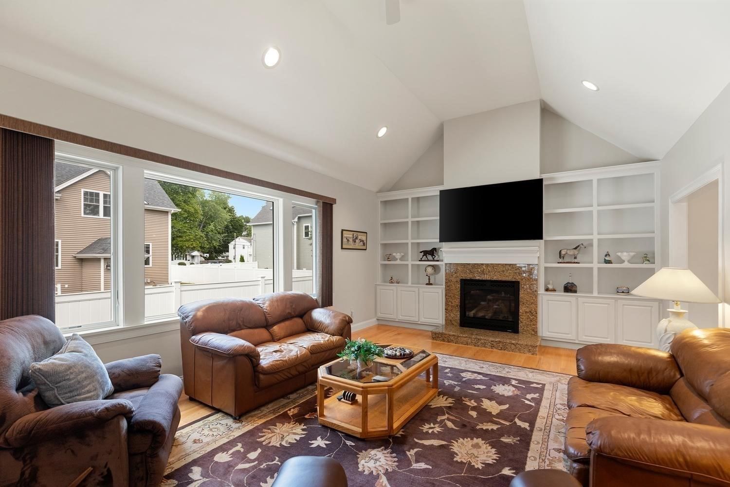 30 Hampden Ave Burlington — Photo 14 of 33