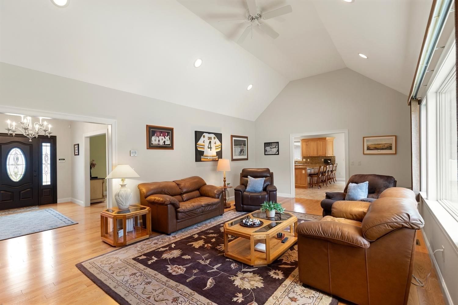 30 Hampden Ave Burlington — Photo 15 of 33