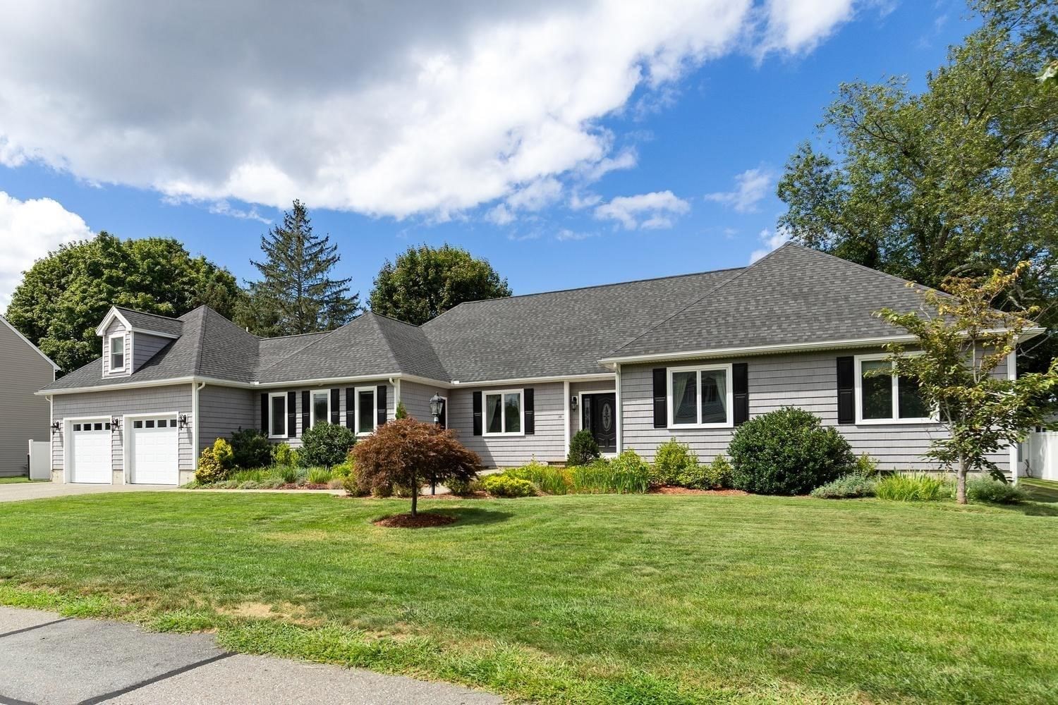 30 Hampden Ave Burlington — Photo 2 of 33