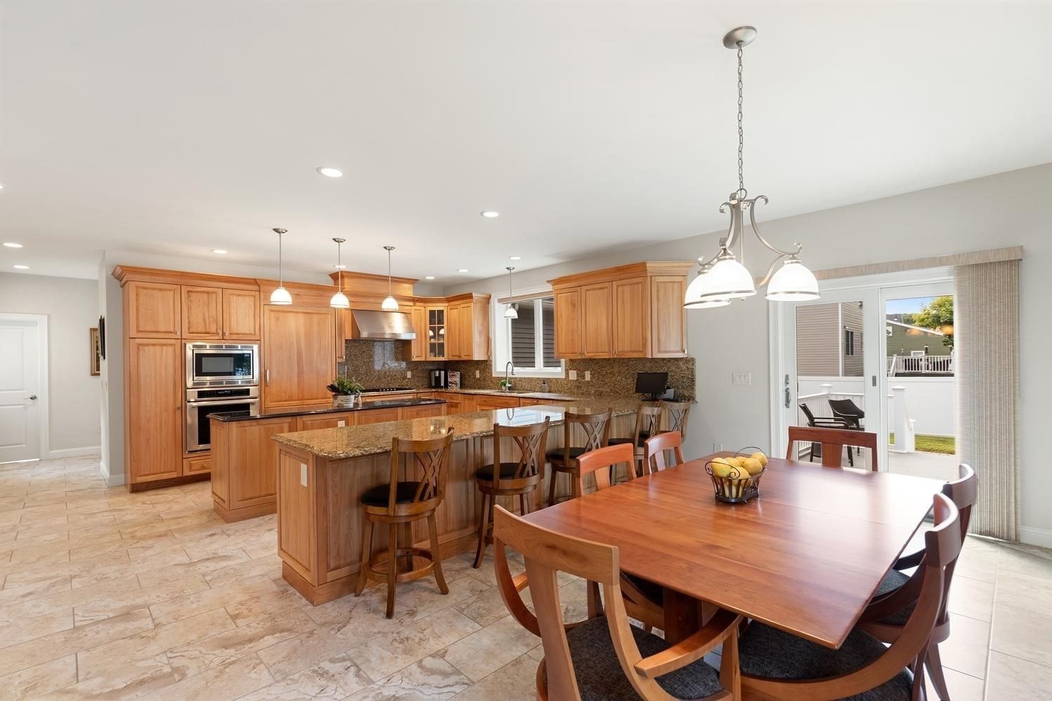 30 Hampden Ave Burlington — Photo 8 of 33